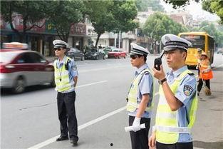 临淄交警吃瓜群众,一场意外引发的全民热议