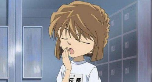 灰原哀吃瓜柯南,柯南笑而不语