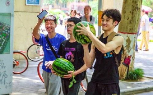 各大高校吃瓜视,揭秘校园里的那些“吃瓜”瞬间